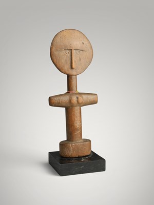 Lot 36 - Ashanti akuaba fertility doll.