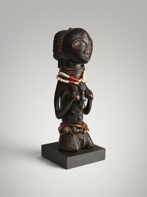 Lot 9 - Luba clan mother.