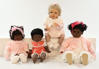 Lot 515 - Lot van 4 kunststof kinderpoppen