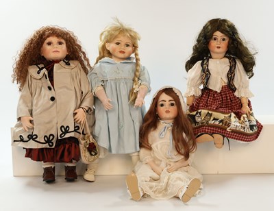 Lot 523 - Lot van 4 porseleinen kinderpoppen