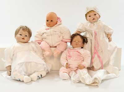 Lot 528 - Lot van 4 kinderpoppen