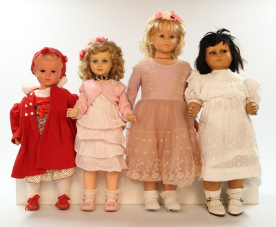 Lot 529 - Lot van 4 kinderpoppen