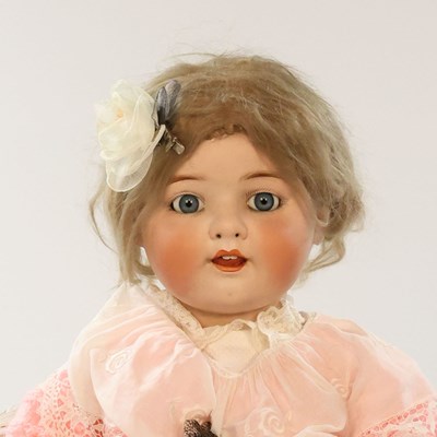 Lot 532 - Heubach Koppelsdorf karakterpop, model 321