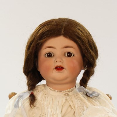 Lot 533 - Heubach Koppelsdorf karakterpop, model 342