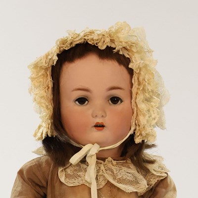 Lot 535 - Schützmeister & Quendt ‘Jeanette’ karakterpop