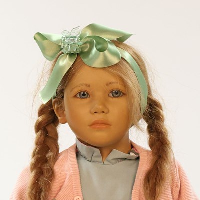 Lot 561 - Annette Himstedt ‘Adrienne’ vinylpop