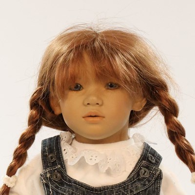 Lot 563 - Annette Himstedt ‘Liliane’ vinylpop