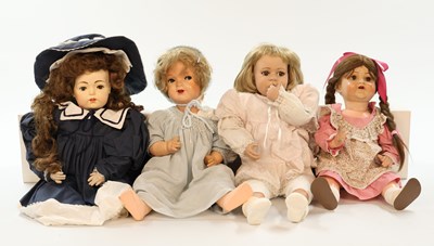 Lot 588 - Vier diverse poppen