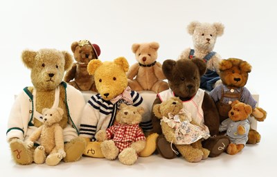 Lot 591 - Lot met 40 pluche dieren en teddyberen