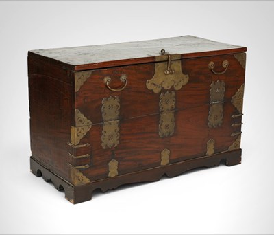 Lot 32 - A Korean Elmwood Bandaji Storage Trunk