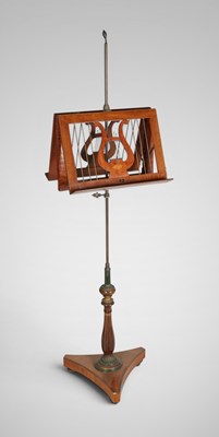 Lot 724 - 19th century walnut-wood music stand