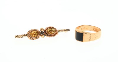 Lot 574 - 14K Gold brooch and ring