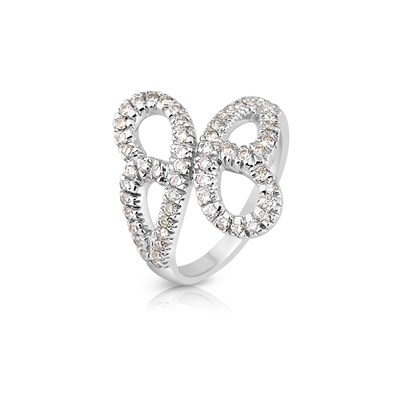 Lot 7 - Gold Ring with Diamonds