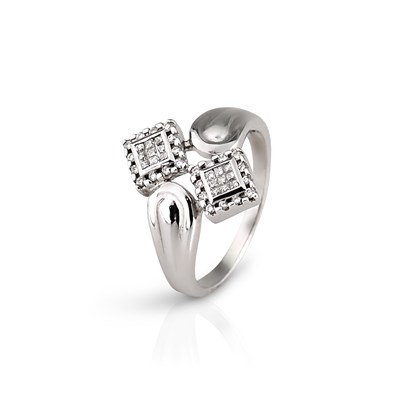 Lot 550 - 14K White Gold Diamond Ring