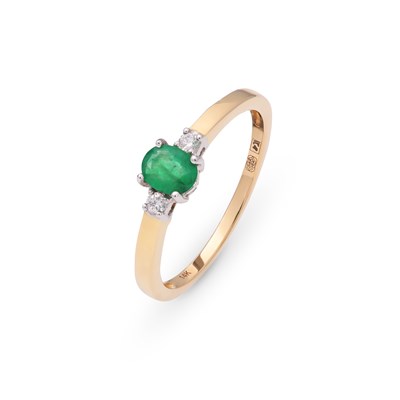 Lot 136 - Gold Ring with Emerald and Diamonds