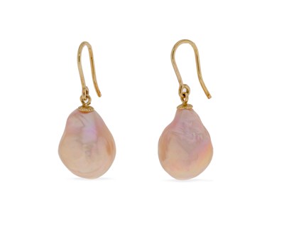 Lot 733 - Pair of Gold Ear Pendants with Salmon Coloured Solitaire Pearl