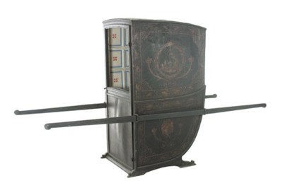 Lot 197 - ZELDZAME SEDAN CHAIR of CHAISE à PORTER