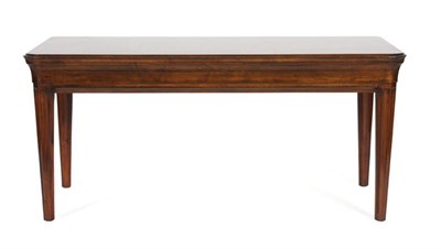 Lot 43 - Rechthoekige mahoniehouten salontafel