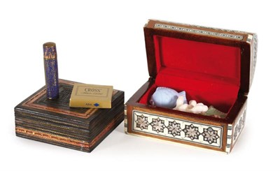 Lot 170 - Twee Oosterse bijouteriedoosjes