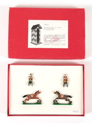 Lot 139 - 14 boxes with original hand-cast tin soldiers.