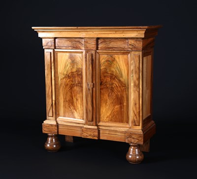 Lot 159 - A Model of an 18th Century Dutch Mahogany Kabinet