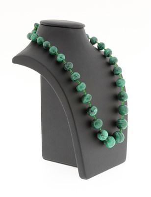 Lot 526 - Malachite Necklace