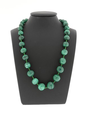 Lot 526 - Malachite Necklace