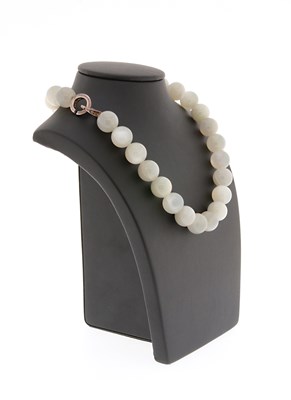 Lot 586 - Moonstone Necklace with Silver Lock