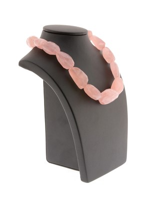 Lot 687 - Large Rose Quartz Necklace with Silver Lock
