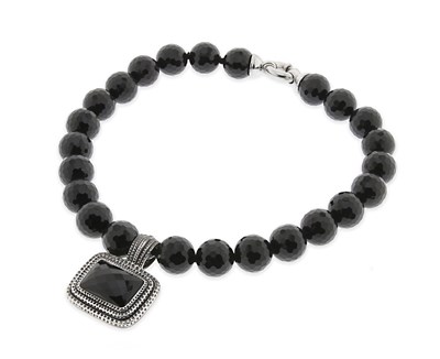 Lot 79 - Onyx Necklace with Silver Pendant