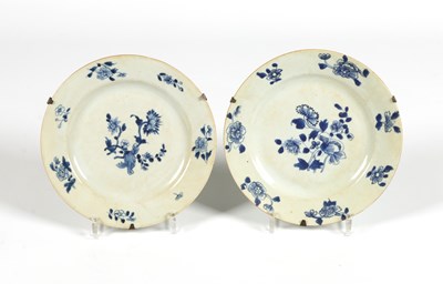 Lot 747 - Twee Chinees Blauw Wit Porseleinen Borden