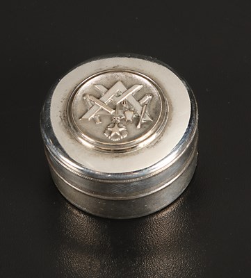 Lot 735 - Vrijmetselarij Snuifdoosje