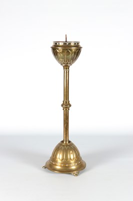 Lot 1092 - Antieke kerk kandelaar