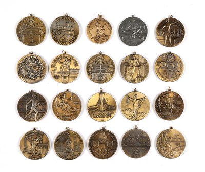 Lot 300 - Lot met 52 Medailles Olympische Spelen