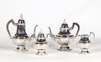 Lot 35 - Egyptische Zilveren Koffie en Thee Servies