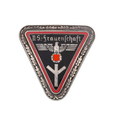 Lot 168 - GERMAN NSDAP “NS FRAUNENSCHAFT” GAU LEADER BADGE.