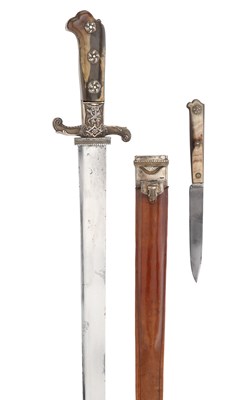 Lot 39 - 17TH / 18TH CENTURY HUNTING HANGER (HIRSCHFÄNGER)